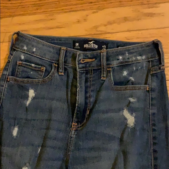 Hollister curvy high rise jeans - Picture 2 of 6